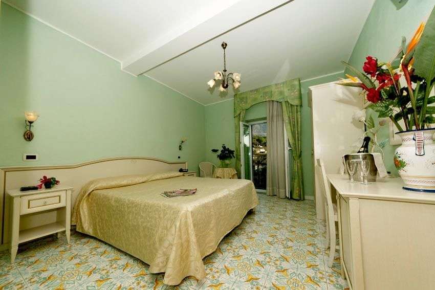 Hotel Villa Franca - mese di Settembre - Ingresso offerte-Isola d'Ischia